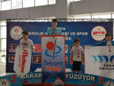 TEKSEN'İN YÜZME ŞAMPİYONLARI