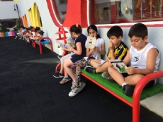 Kahvaltı Sonrası Kitap Okuma Saati