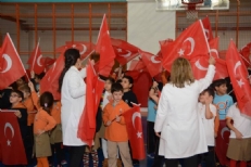 TEKSEN KOLEJİ 29 EKİM CUMHURİYET BAYRAMI’NI COŞKUYLA KUTLADI