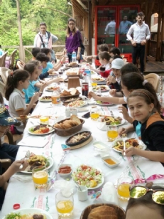 KÖY'DE BİR GÜN