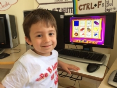 Miniklerimiz Bilgisayar Kullanıyor