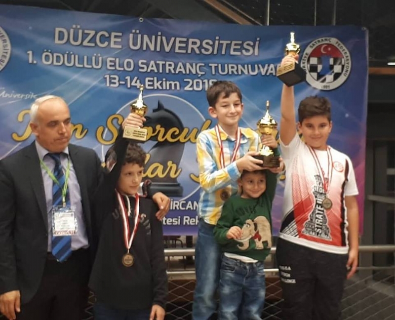 Satranç Birincimiz